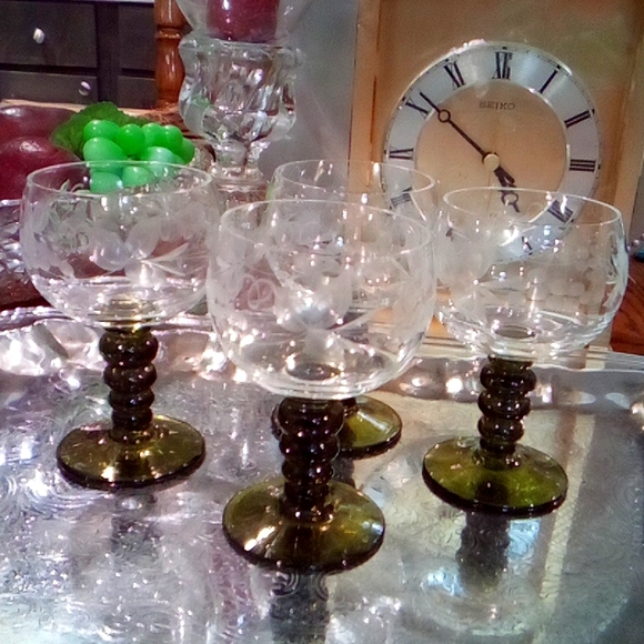 German Grapes & Leaves Goblets - Picture 1 of 3